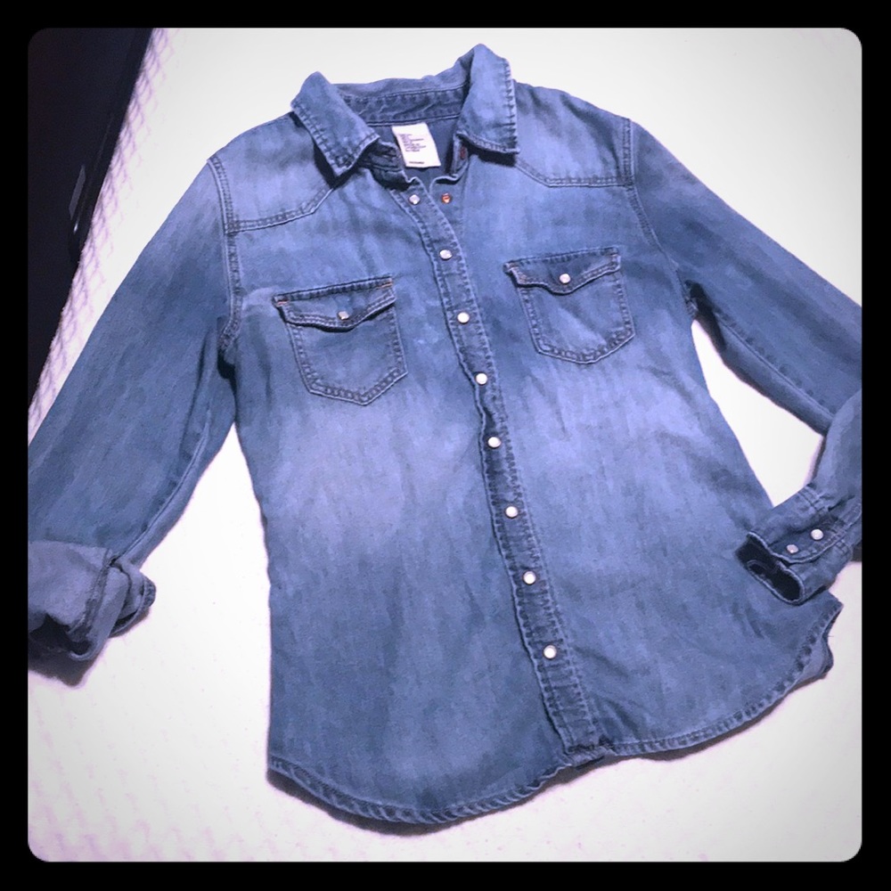 Women’s button down shirt